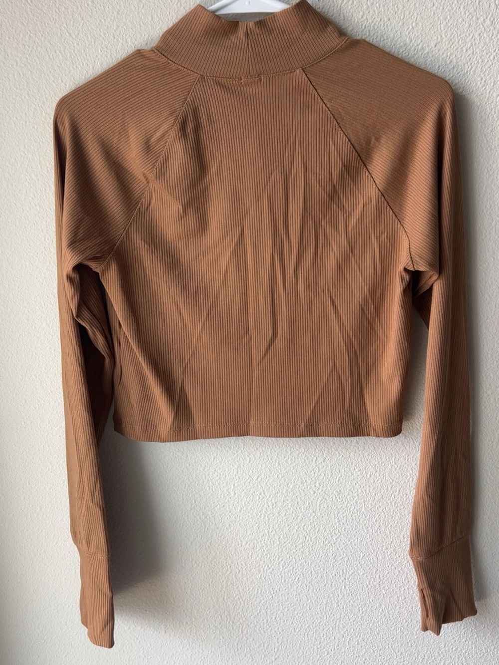 OFFLINE By Aerie Thumbs Up Heavyweight Mock Neck Crop Cream and Brown. Women’s M - Picture 3 of 7